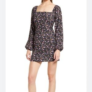 Medium Back cutout long sleeve minidress